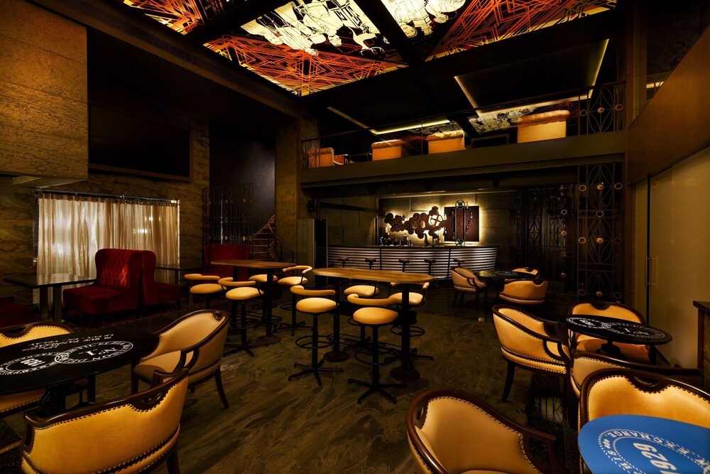 Hotel Bar