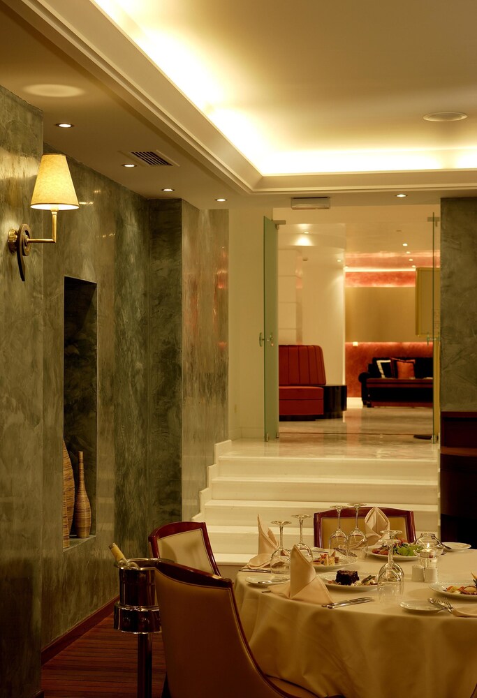 Hotel Bar