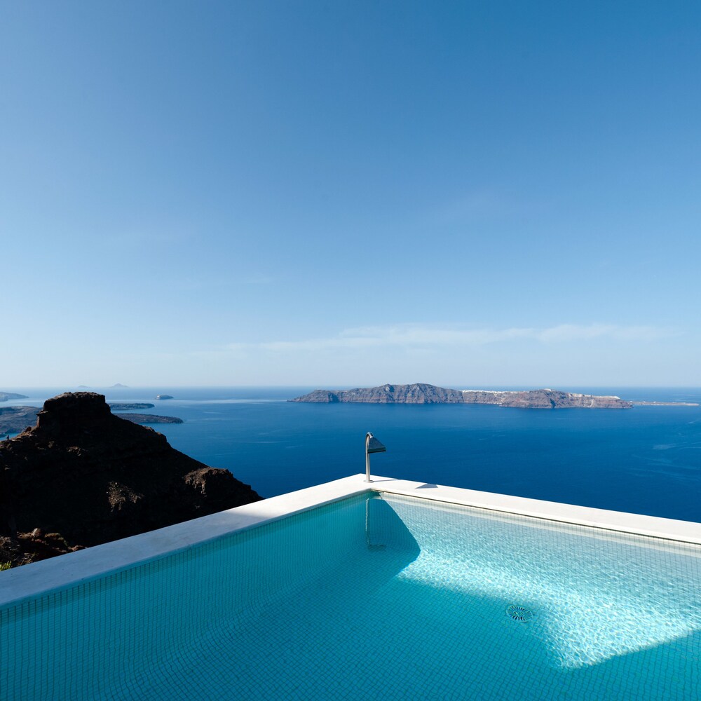 Piscina a sfioro