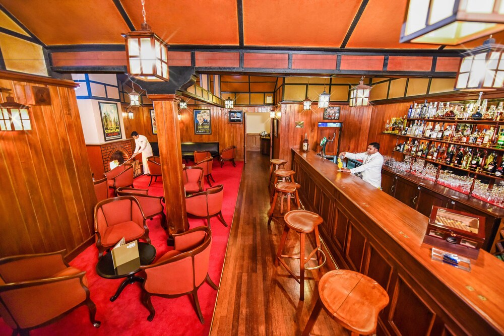 Hotel Bar