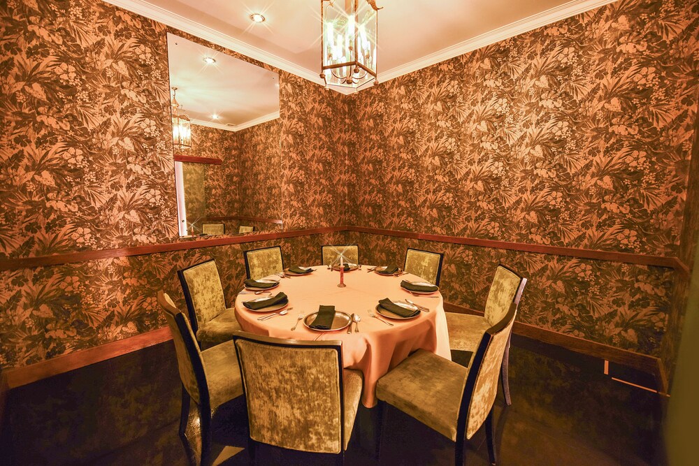 Family Dining