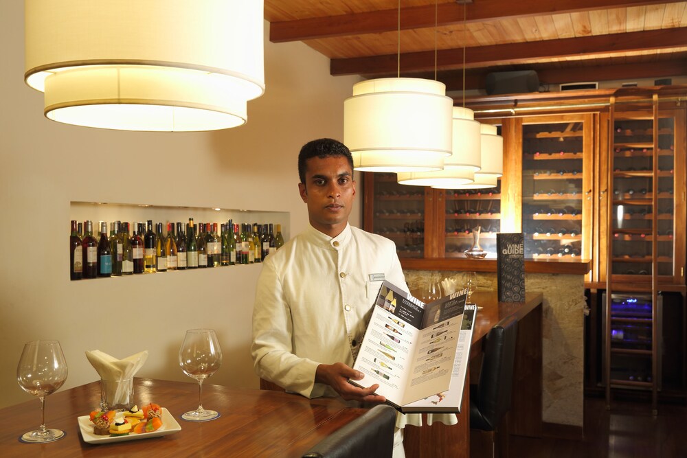 Hotel Bar