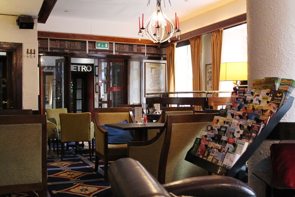 Hotel Lounge
