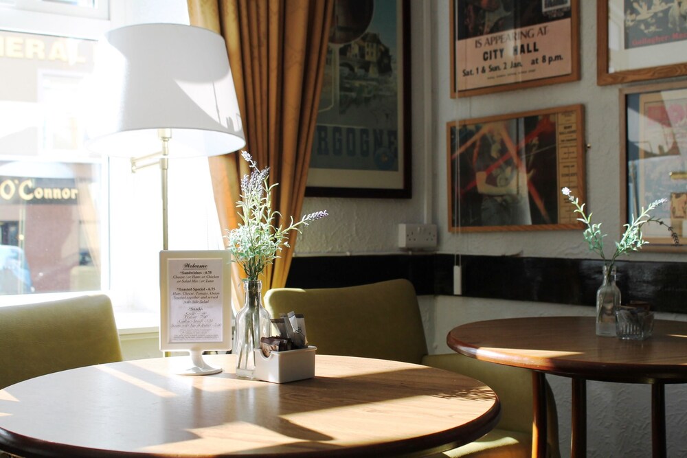 Hotel Bar