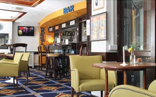 Hotel Bar