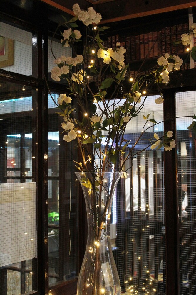 Hotel Bar