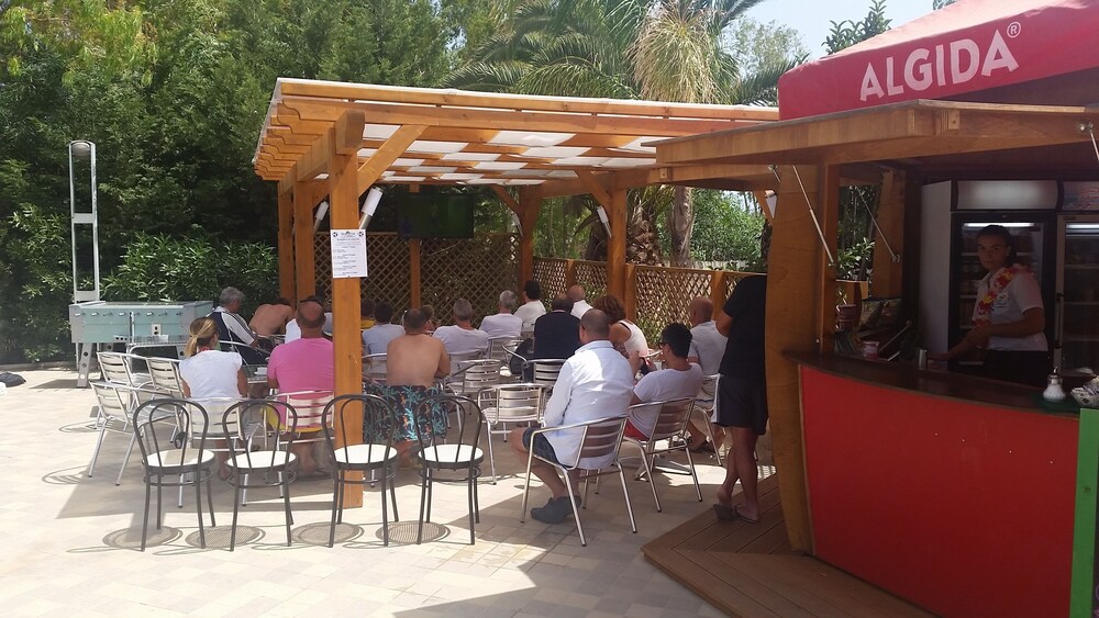 Poolside Bar