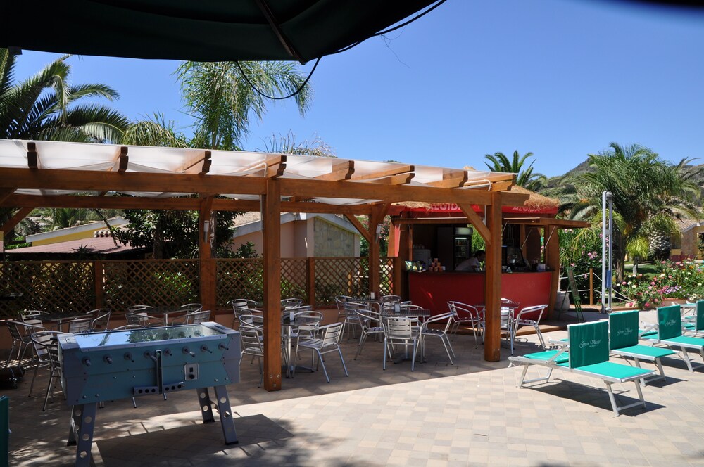 Poolside Bar