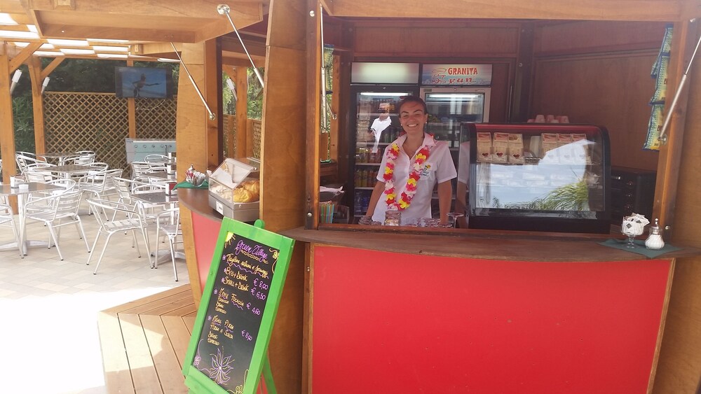 Poolside Bar
