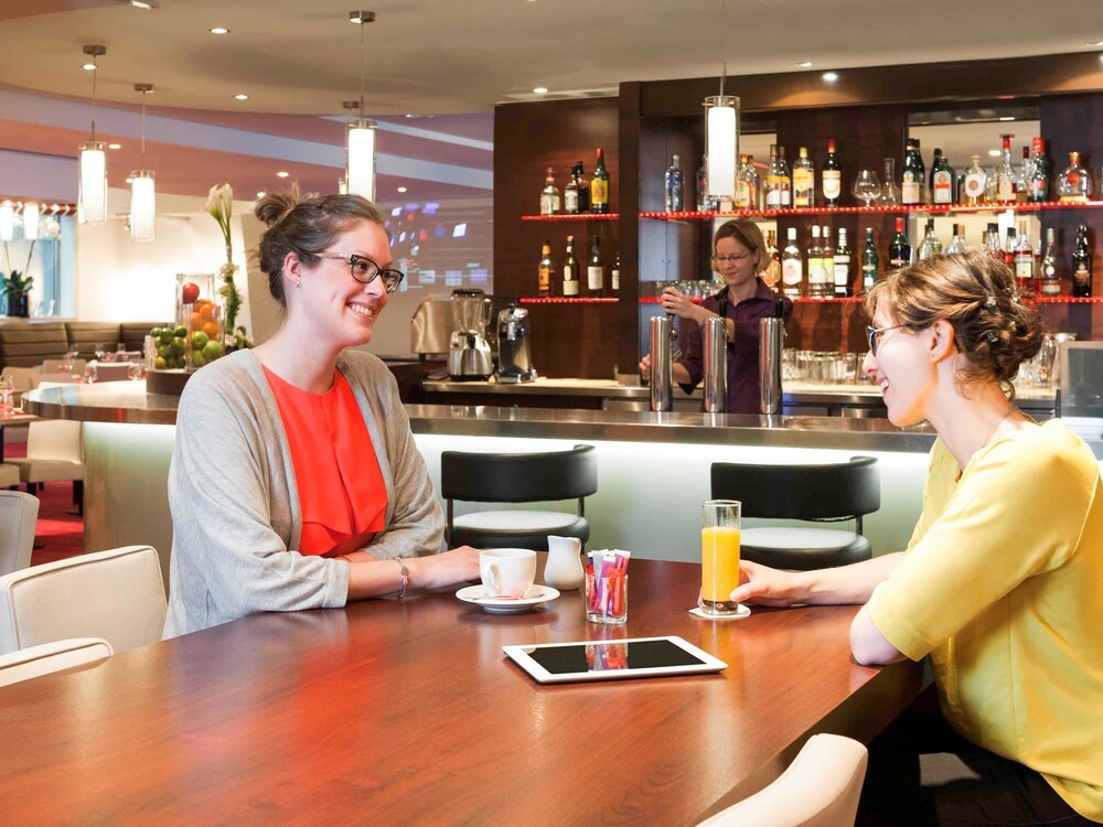 Hotel Bar