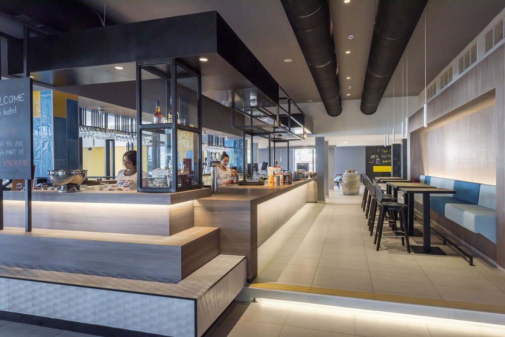 Hotel Bar