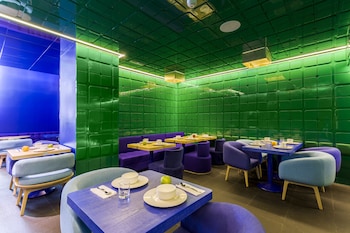 Hotel Bar