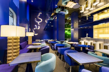 Hotel Bar