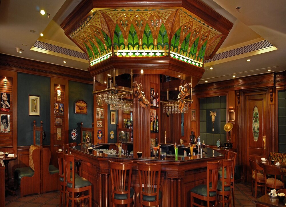 Hotel Bar