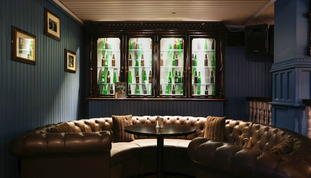 Hotel Bar