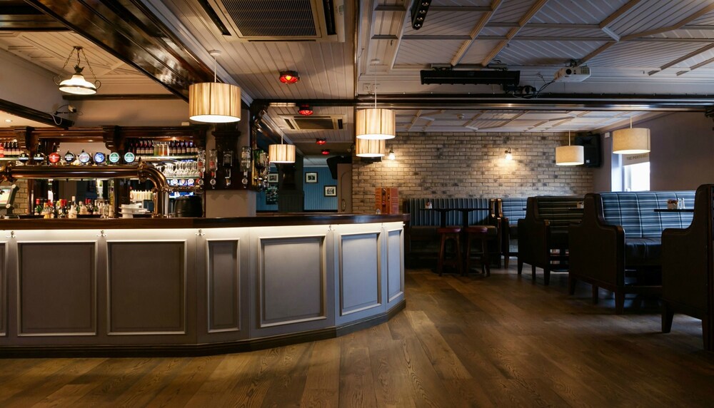 Hotel Bar