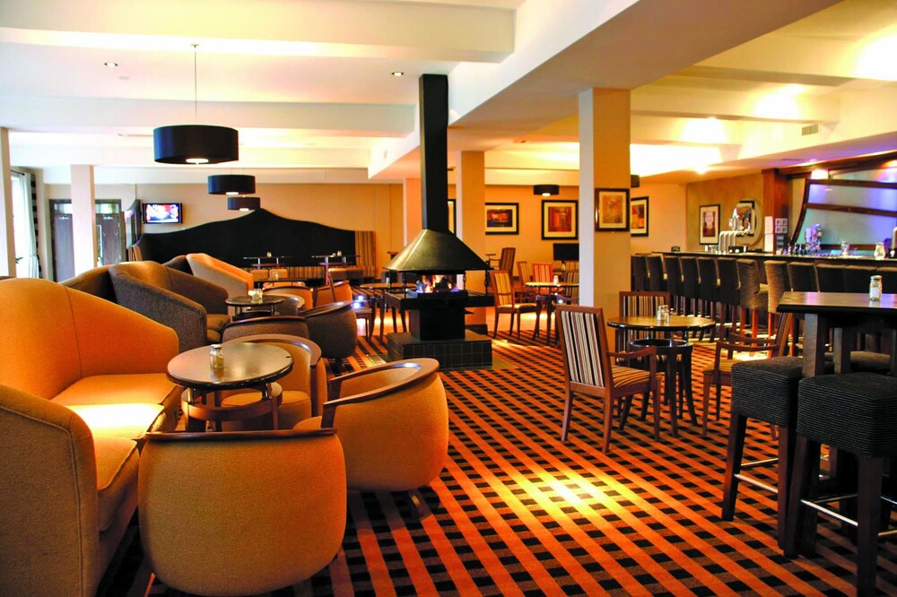 Hotel Bar