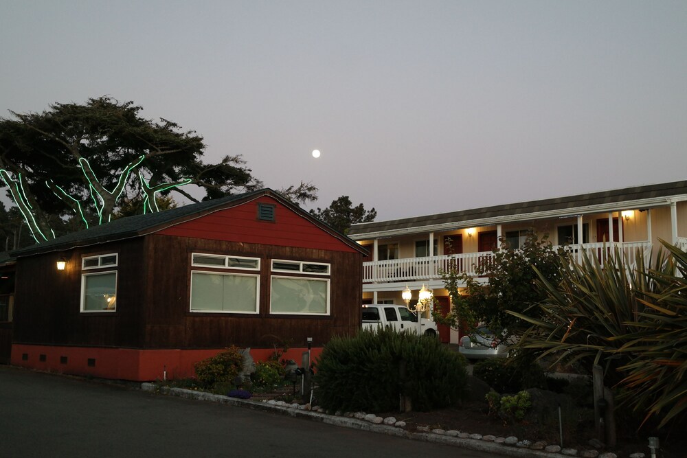 Hotel Front - Evening/Night