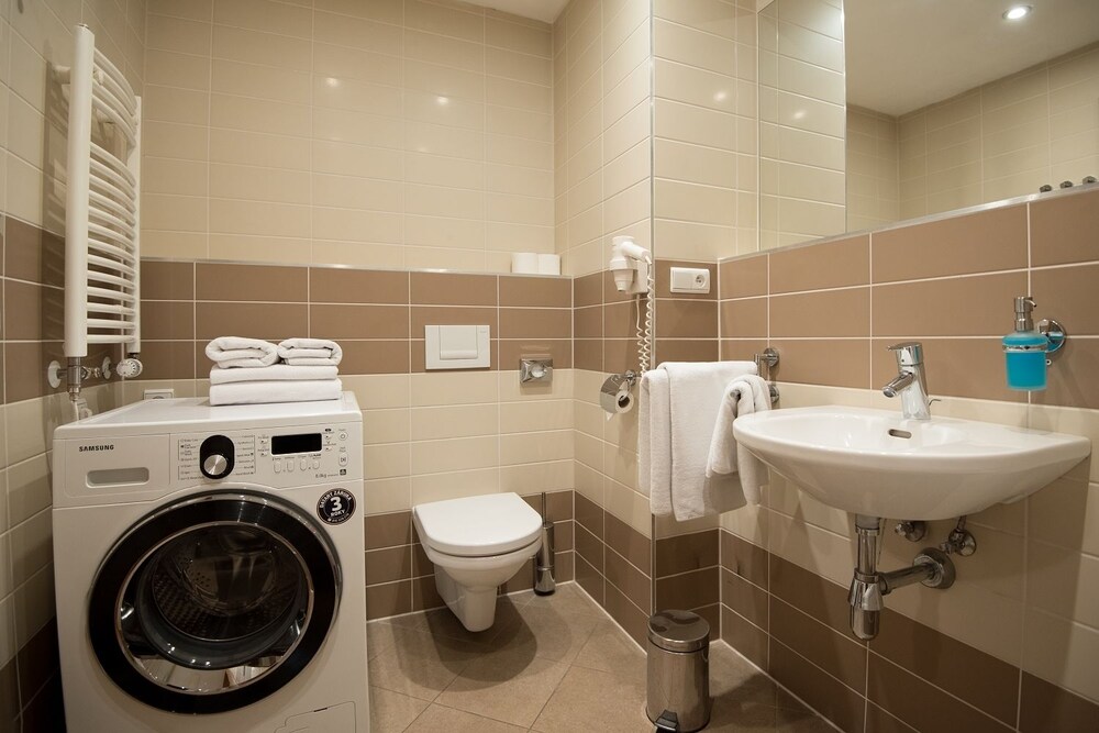 Standard Apartment, 2 Double Beds - Bathroom