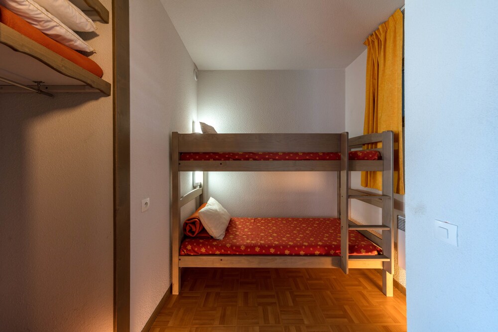 One Bedroom Apartment (for 5) - Guestroom