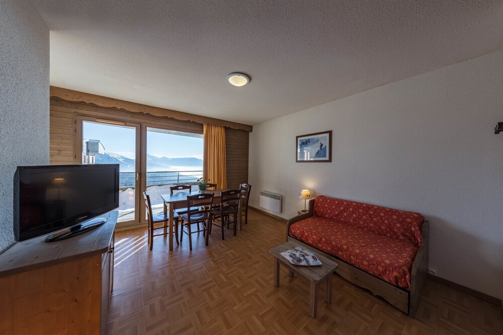 One Bedroom Apartment (for 6) - Living Room