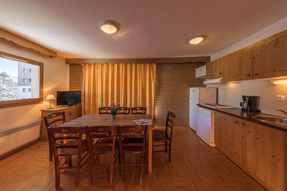 Two Bedroom Apartment (for 8) - Living Room