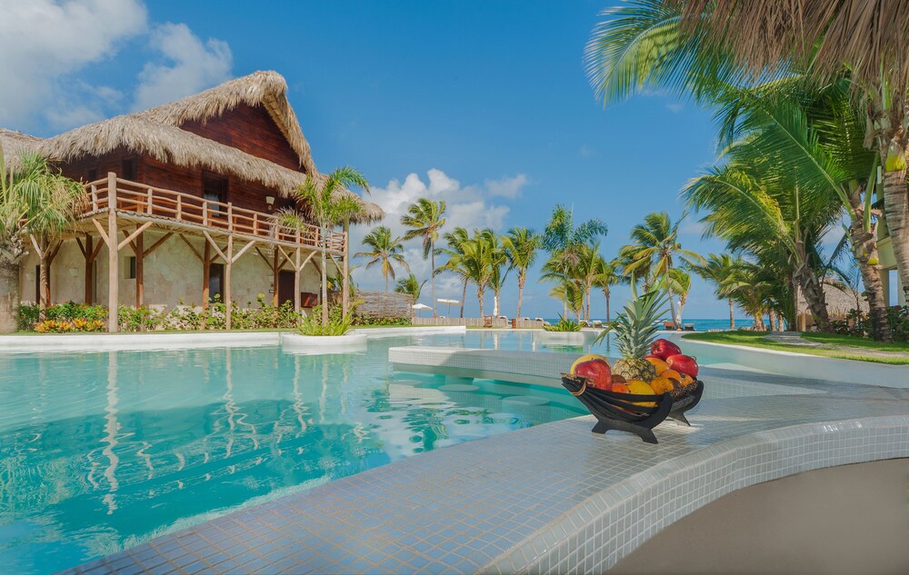 Poolside Bar