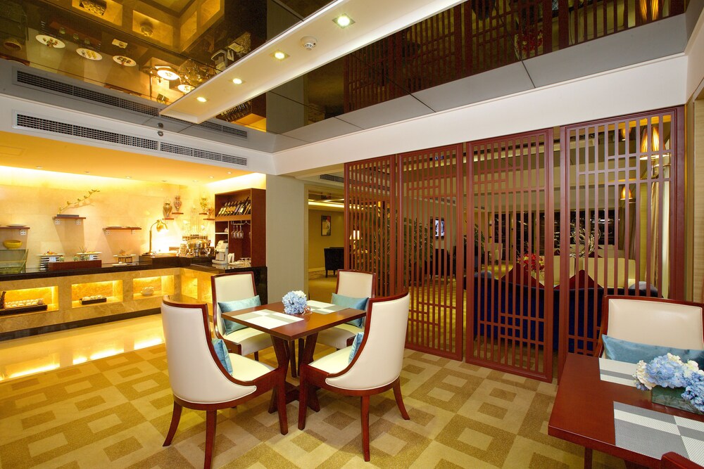 Executive Lounge