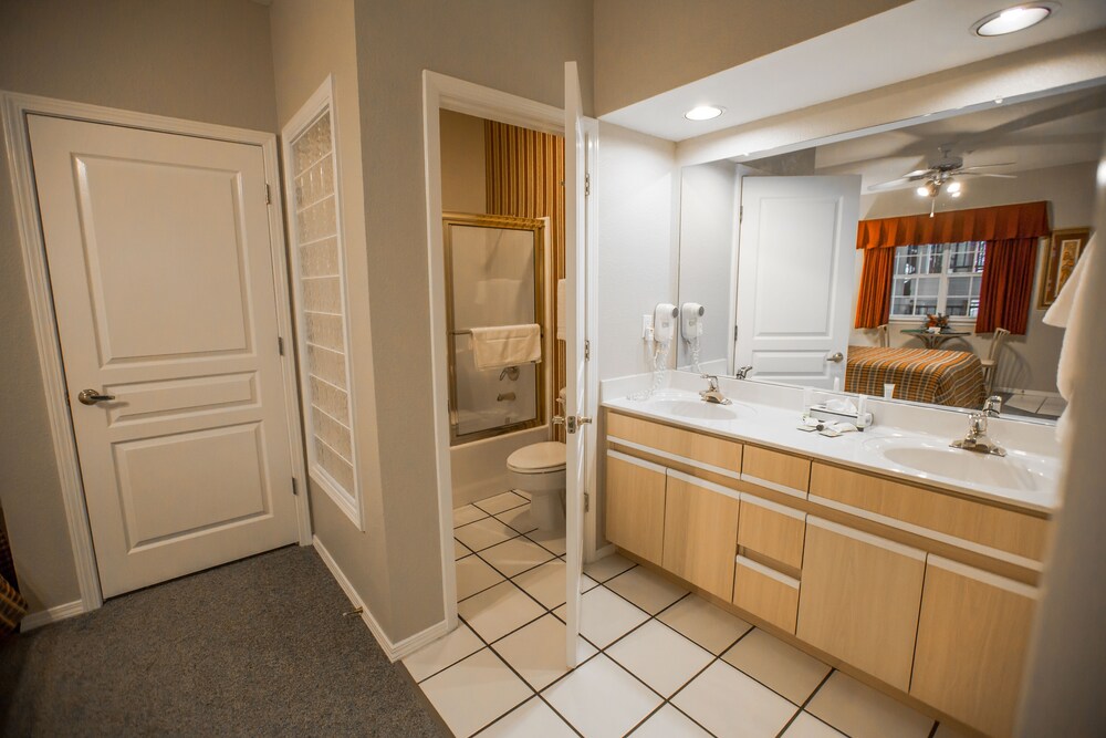 Studio Kitchenette - Bathroom Sink