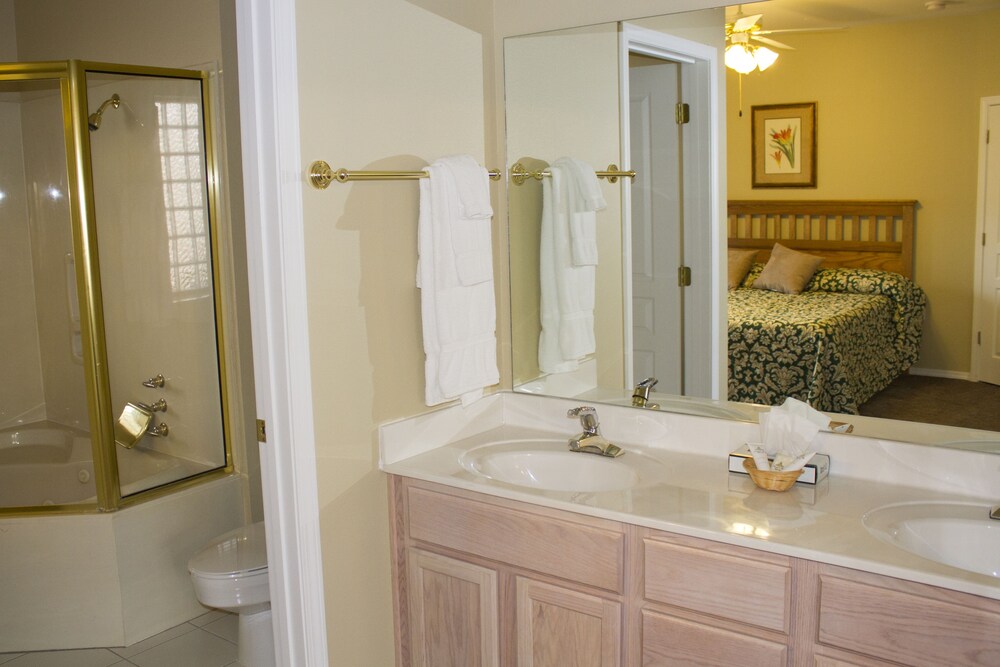 Two bedroom condo - Bathroom