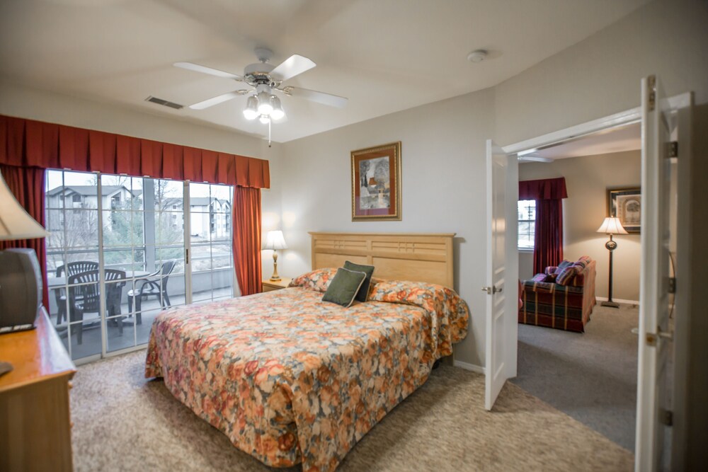 One Bedroom Condo - Guestroom