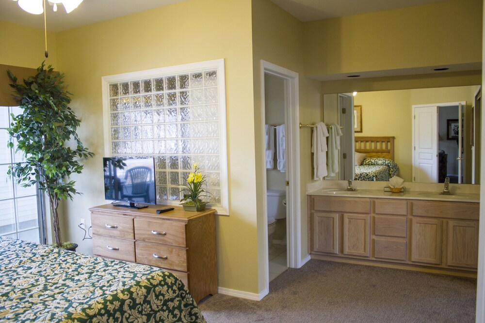 Two bedroom condo - Bathroom