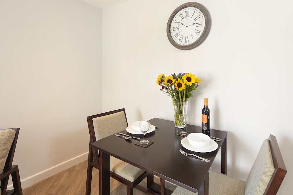Club Apartment, 1 Bedroom, Kitchen - In-Room Dining