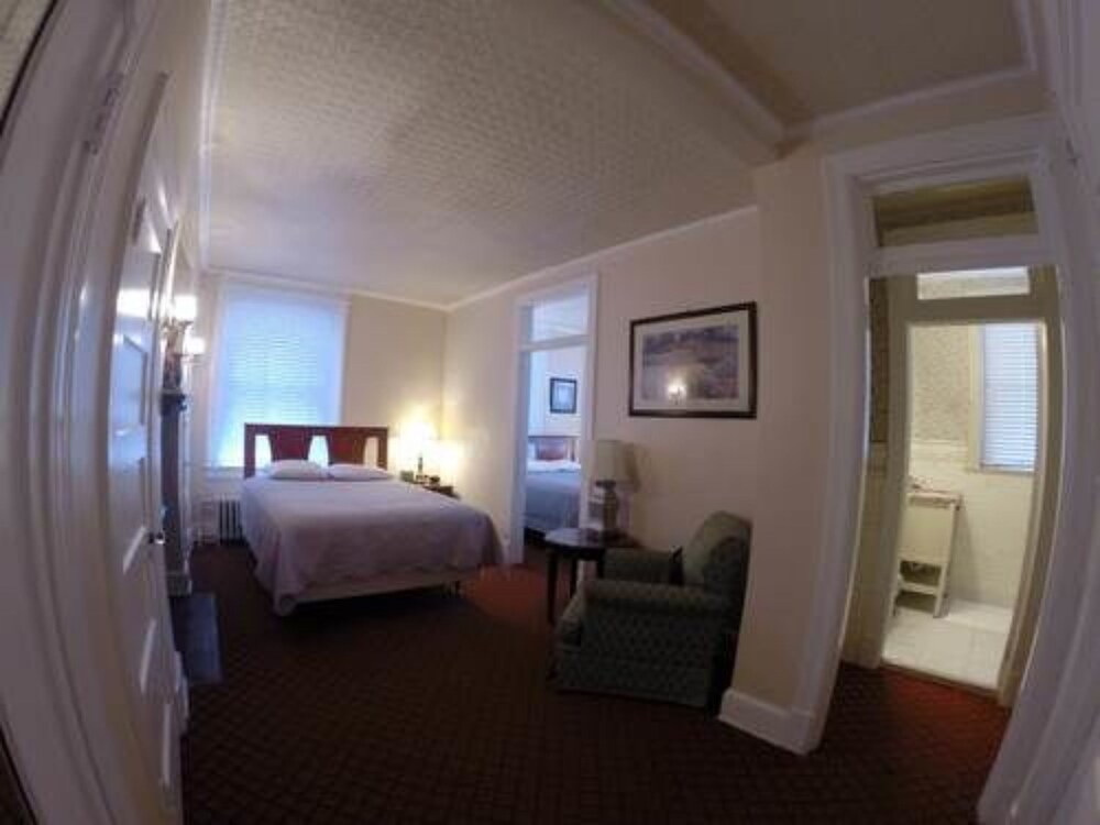 Guestroom