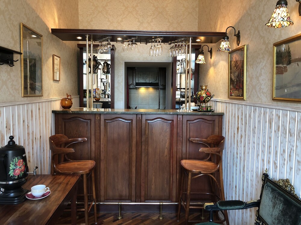 Hotel Bar