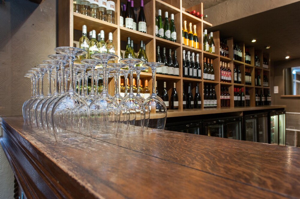 Hotel Bar