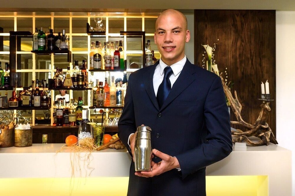 Hotel Bar