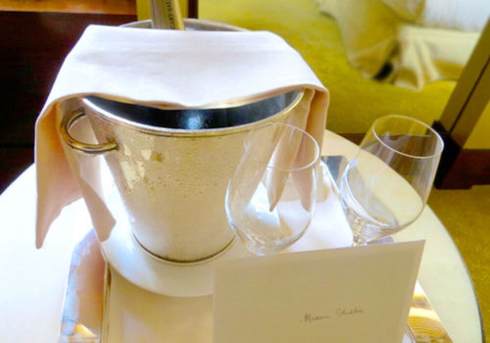 Room Service - Dining