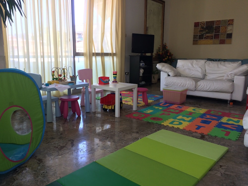 Childrens Play Area - Indoor