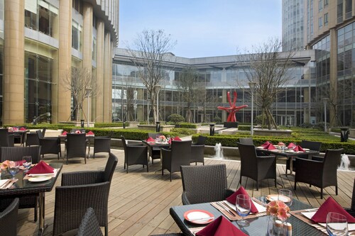 Sheraton Grand Shanghai Pudong Hotel & Residences