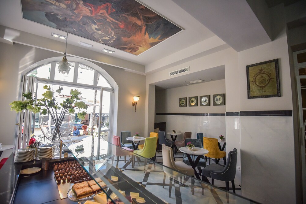 Hotel Bar