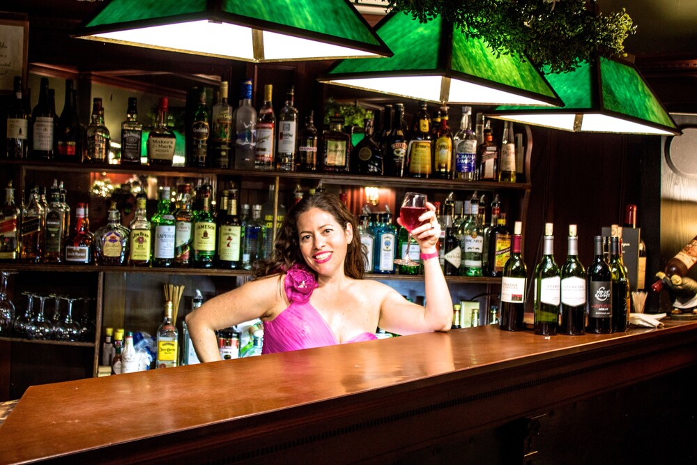 Hotel Bar