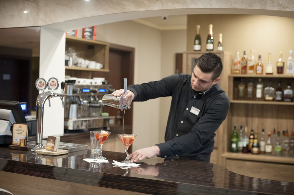 Hotel Bar