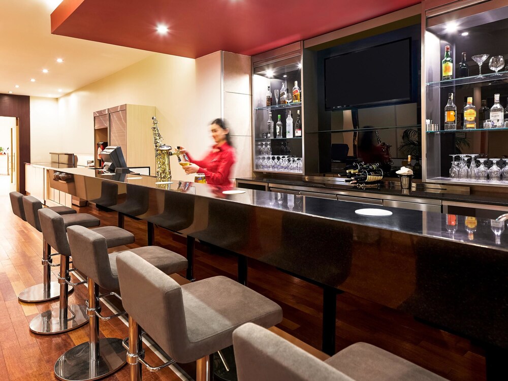 Hotel Bar