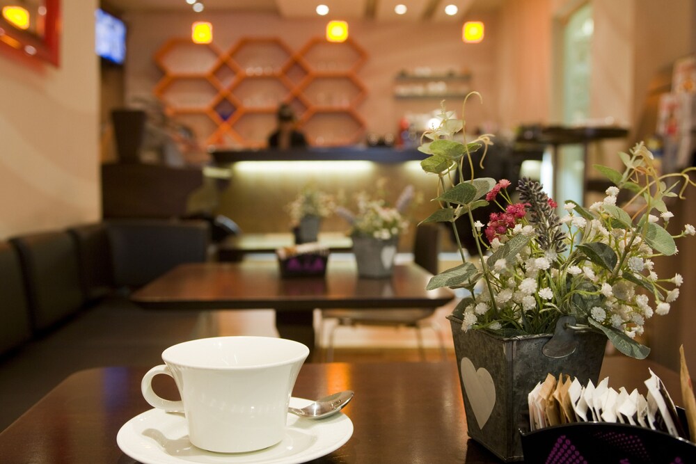 Hotel Bar