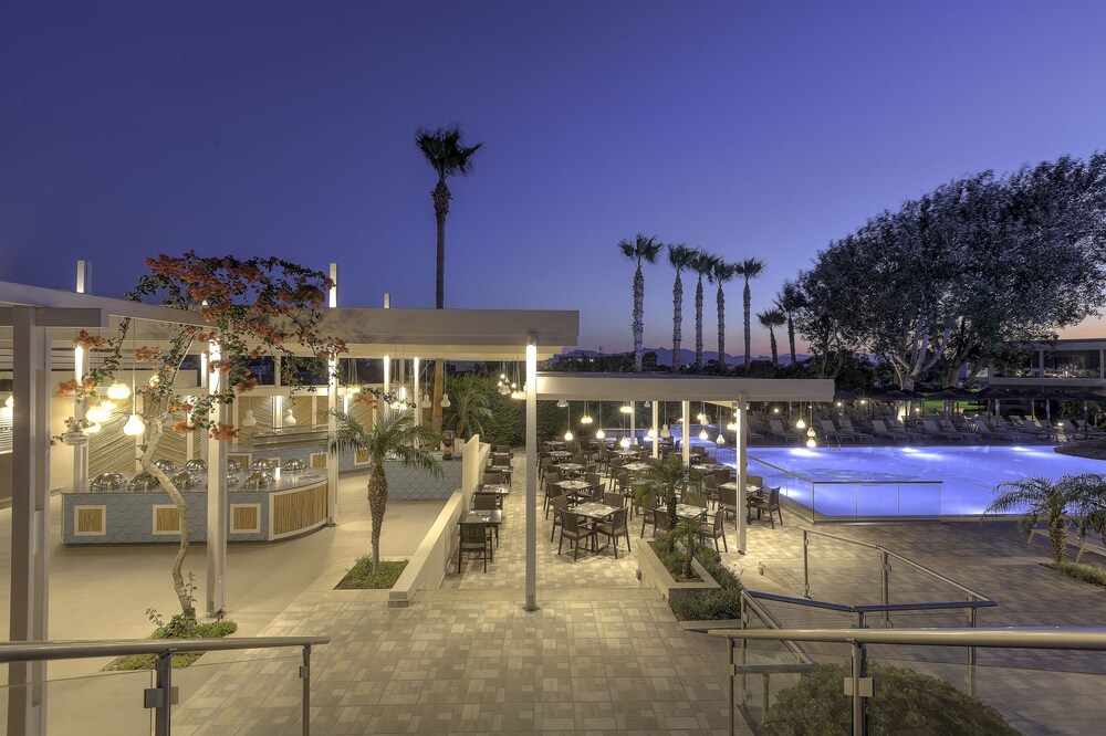 Poolside Bar