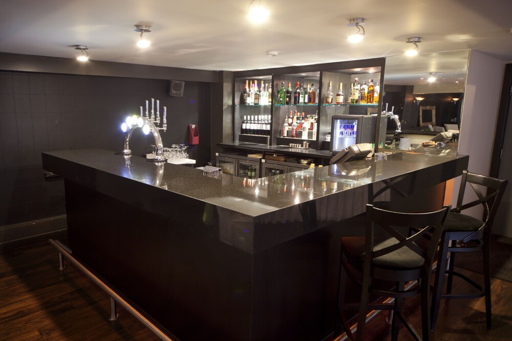 Hotel Bar