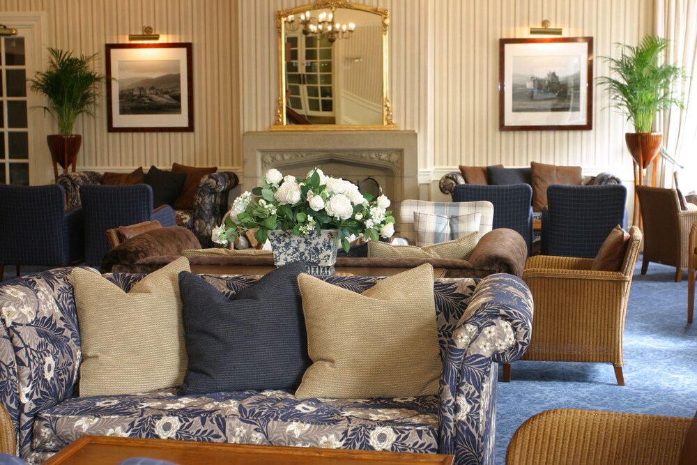 Hotel Lounge
