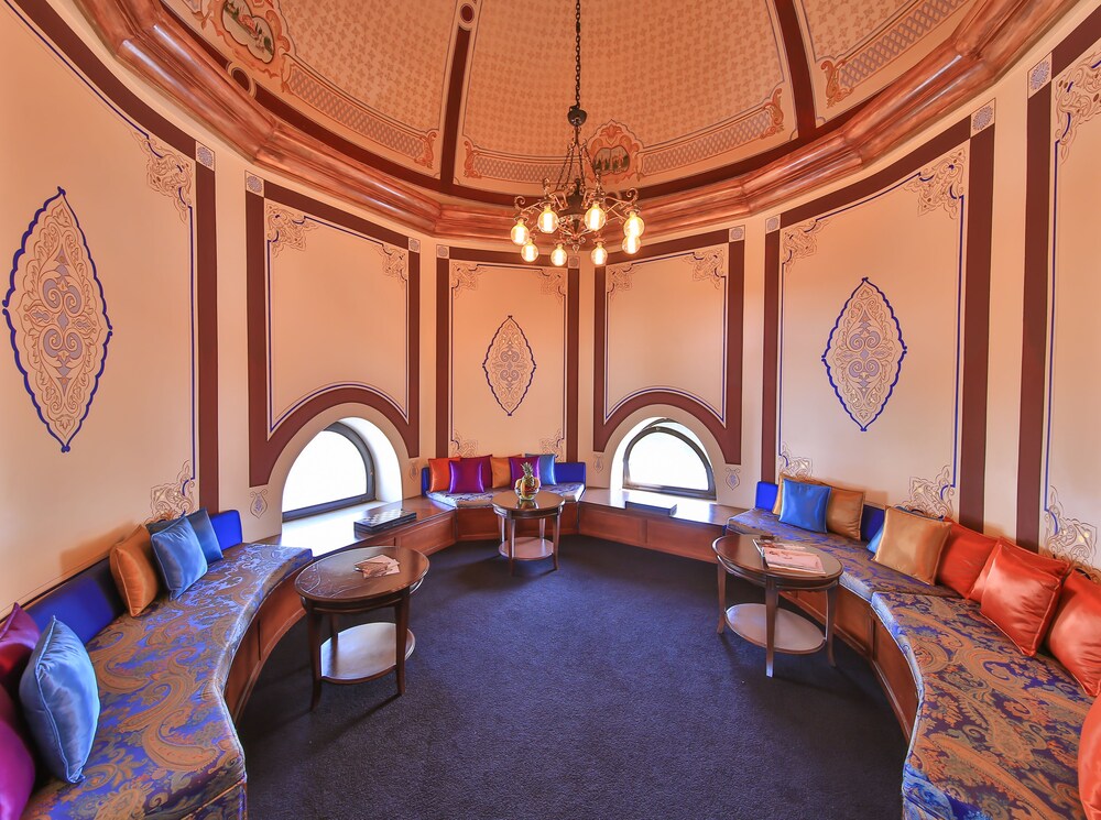 Executive Lounge