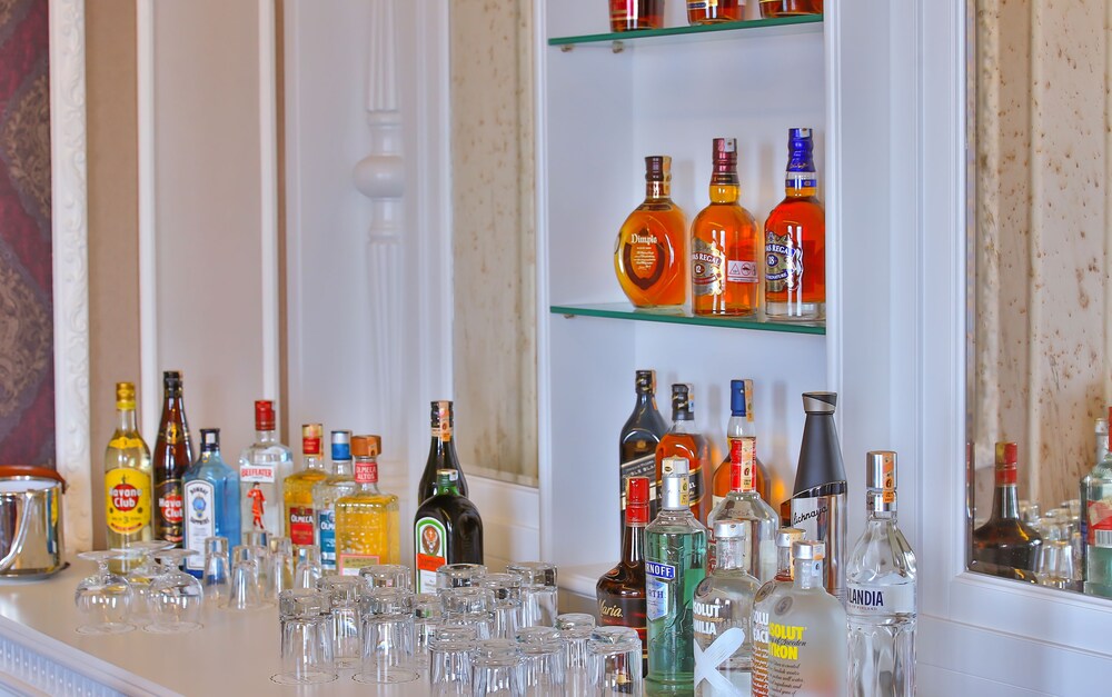 Hotel Lounge